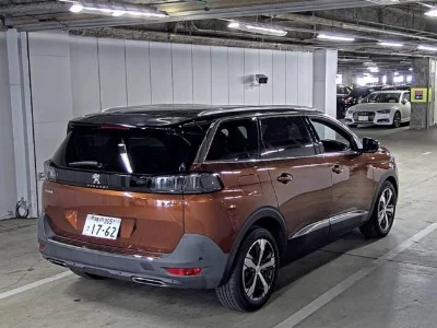 PEUGEOT 5008