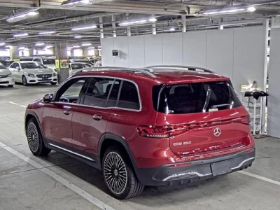 MERCEDES BENZ EQB
