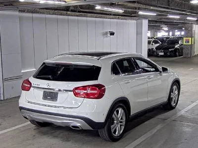 MERCEDES BENZ GLA
