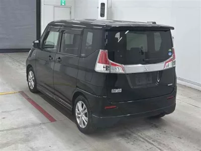 MITSUBISHI DELICA D2