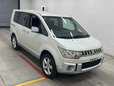 MITSUBISHI DELICA D5
