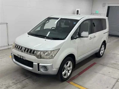 MITSUBISHI DELICA D5