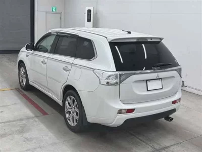 MITSUBISHI OUTLANDER PHEV
