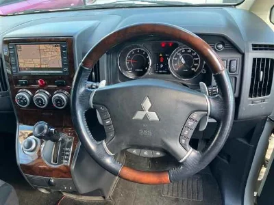 MITSUBISHI DELICA D5