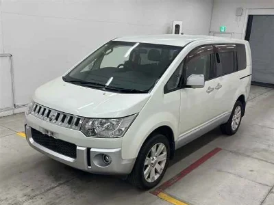 MITSUBISHI DELICA D5