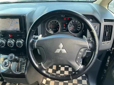 MITSUBISHI DELICA D5