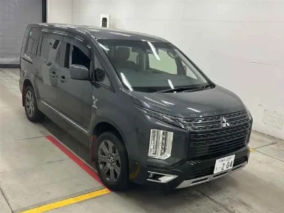 MITSUBISHI DELICA D5