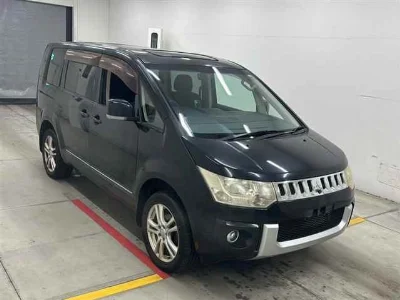 MITSUBISHI DELICA D5