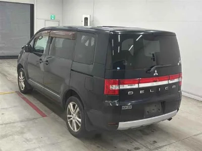 MITSUBISHI DELICA D5