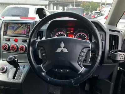 MITSUBISHI DELICA D5
