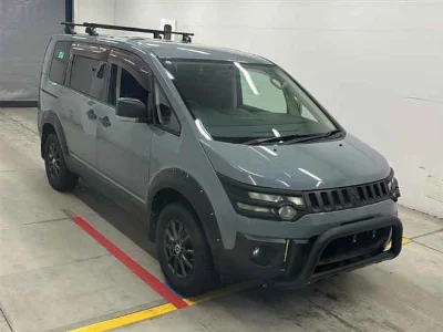 MITSUBISHI DELICA D5