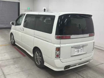 NISSAN ELGRAND