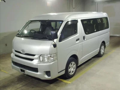 TOYOTA HIACE