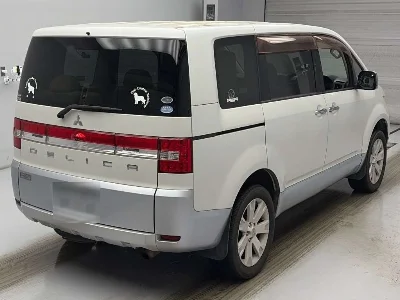 MITSUBISHI DELICA D5