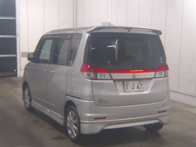 MITSUBISHI DELICA D2