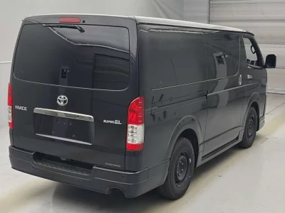 TOYOTA HIACE VAN