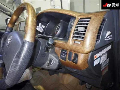 TOYOTA REGIUS VAN