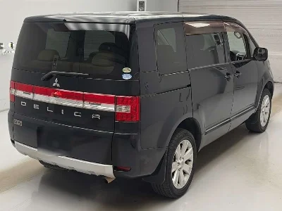 MITSUBISHI DELICA D5
