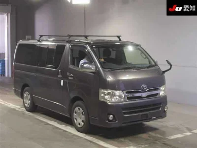 TOYOTA HIACE VAN