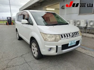 MITSUBISHI DELICA D5