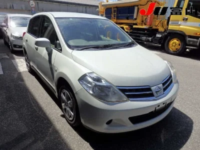 NISSAN TIIDA