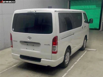 TOYOTA HIACE VAN