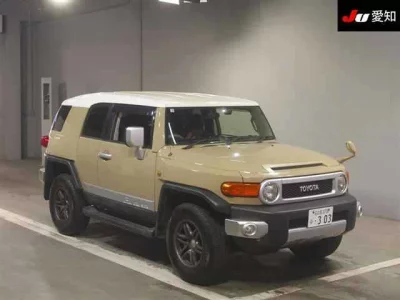 TOYOTA FJ CRUISER