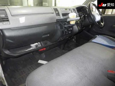 TOYOTA REGIUS VAN