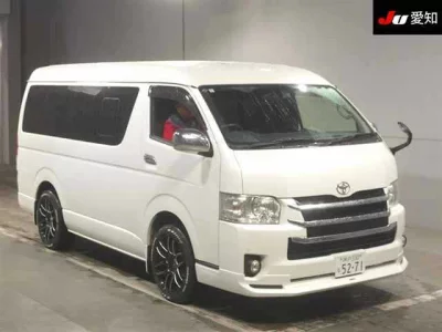 TOYOTA HIACE