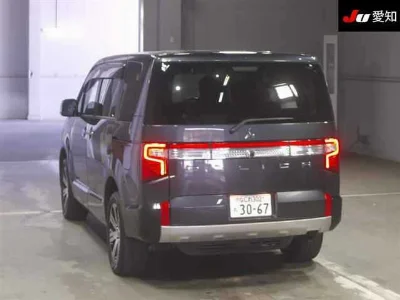 MITSUBISHI DELICA D5