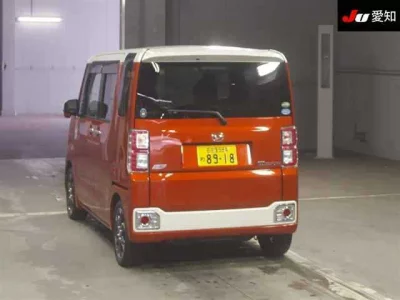 DAIHATSU WAKE