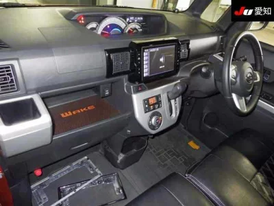 DAIHATSU WAKE