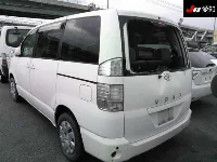 Цена авто Toyota Voxy с аукционов Японии, номер кузова AZR60G, пробег 208 000, оценка 20