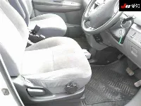 Цена авто Toyota Voxy с аукционов Японии, номер кузова AZR60G, пробег 208 000, оценка 20