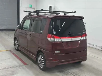 MITSUBISHI DELICA D2