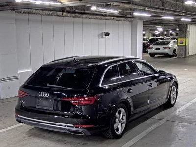 AUDI A4 AVANTE