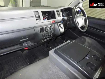 TOYOTA REGIUS VAN