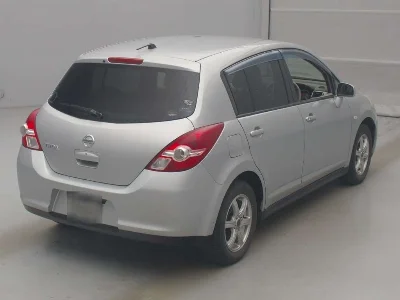 NISSAN TIIDA
