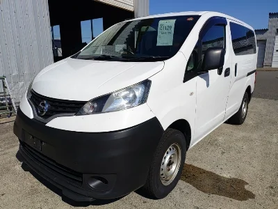 NISSAN NV200