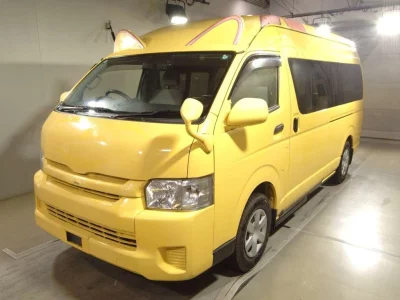 TOYOTA HIACE
