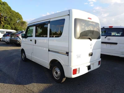 NISSAN CLIPPER VAN