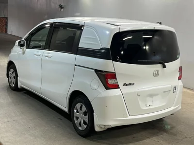HONDA FREED SPIKE
