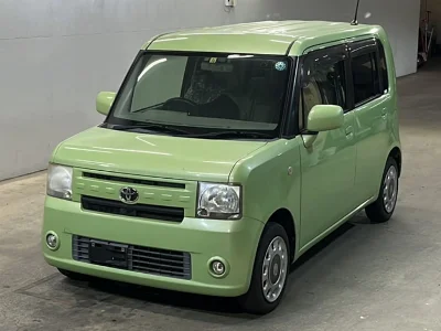 TOYOTA PIXIS SPACE