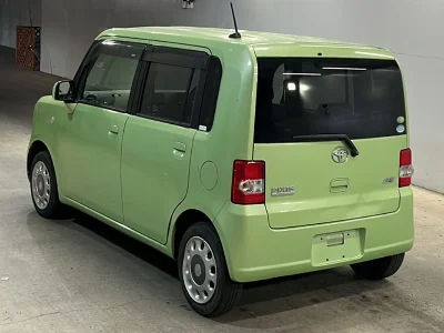 TOYOTA PIXIS SPACE