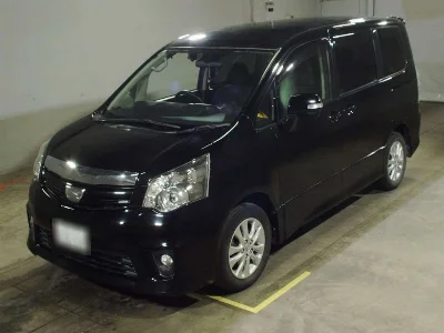 TOYOTA NOAH