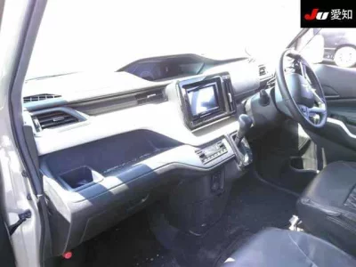 MITSUBISHI DELICA D2