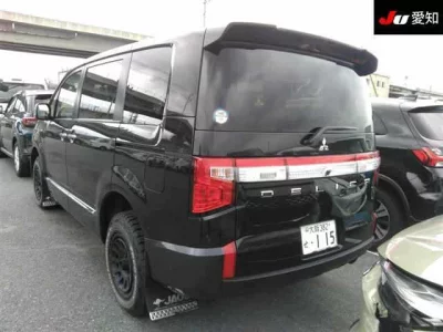 MITSUBISHI DELICA D5