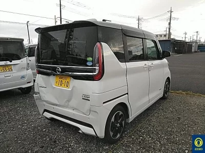 NISSAN ROOX