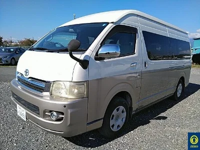 TOYOTA HIACE
