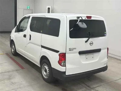 NISSAN NV200